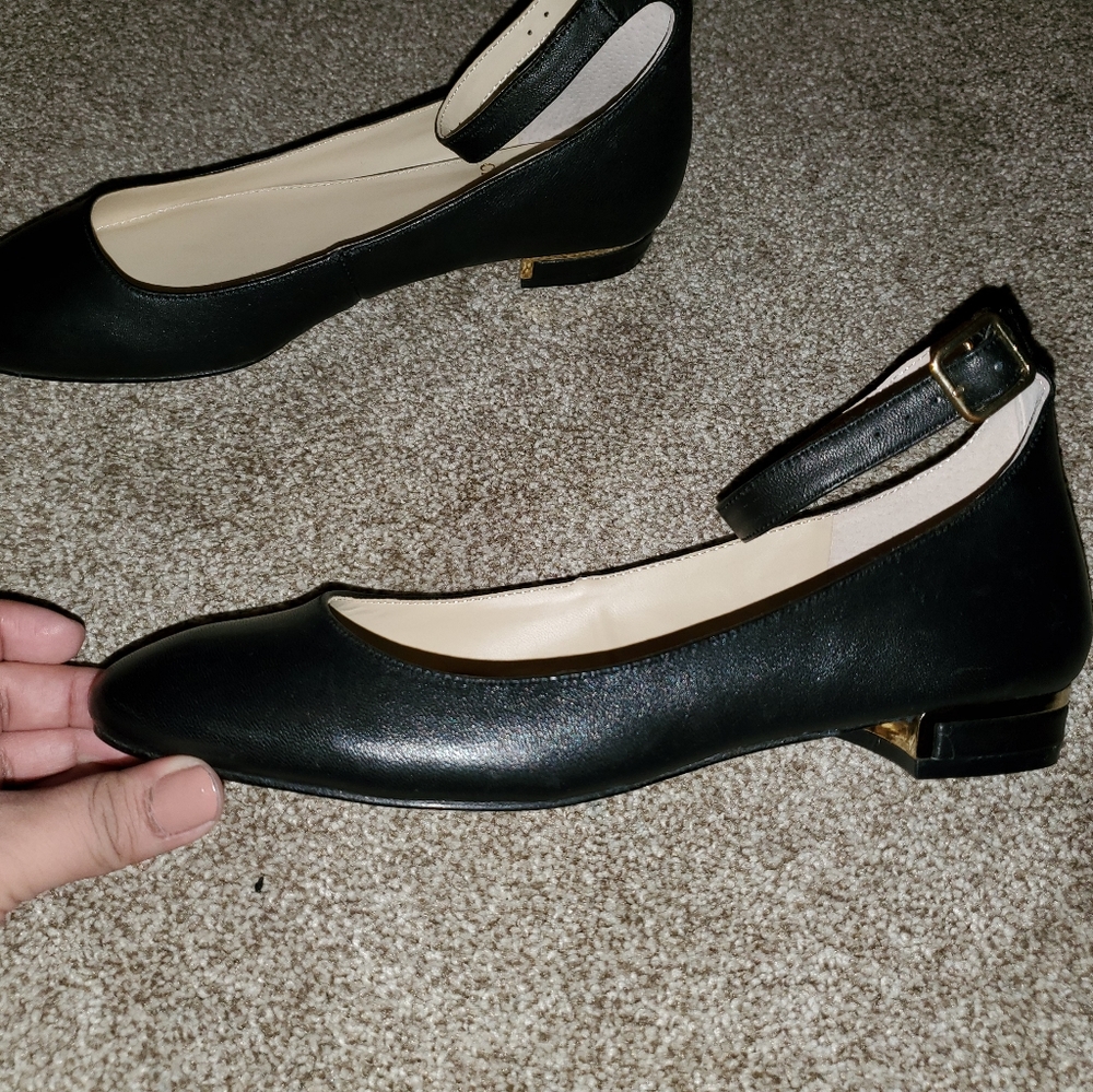 Shoes - Picture 2 of 4